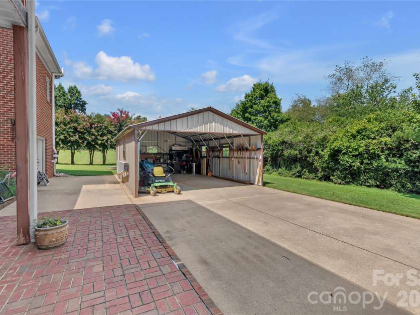 2207 Peninsula Avenue, Shelby, NC 28150.  MLS# CAR4294719, YatesRealty ID 8036. 