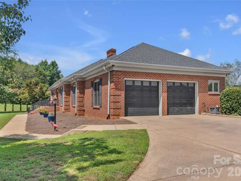 2207 Peninsula Avenue, Shelby, NC 28150.  MLS# CAR4294719, YatesRealty ID 8036. 