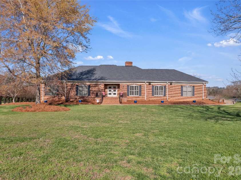 2207 Peninsula Avenue, Shelby, NC 28150.  MLS# CAR4294719, YatesRealty ID 8036. 