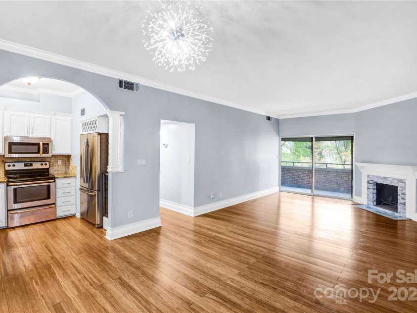 224 Poplar Street, Charlotte, NC 28202.  MLS# CAR4288787, YatesRealty ID 8036. 