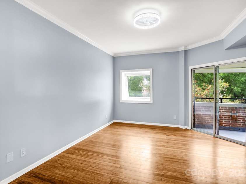 224 Poplar Street, Charlotte, NC 28202.  MLS# CAR4288787, YatesRealty ID 8036. 