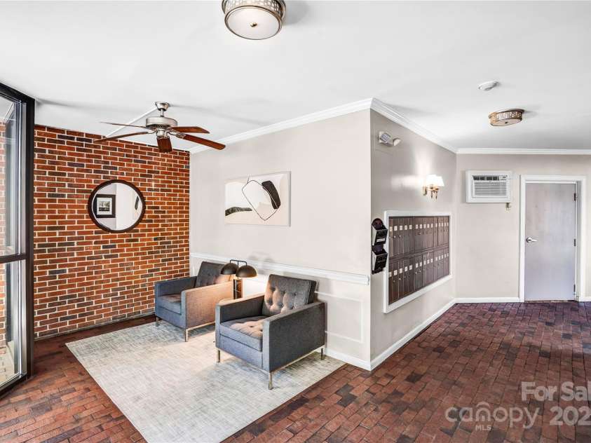 224 Poplar Street, Charlotte, NC 28202.  MLS# CAR4288787, YatesRealty ID 8036. 