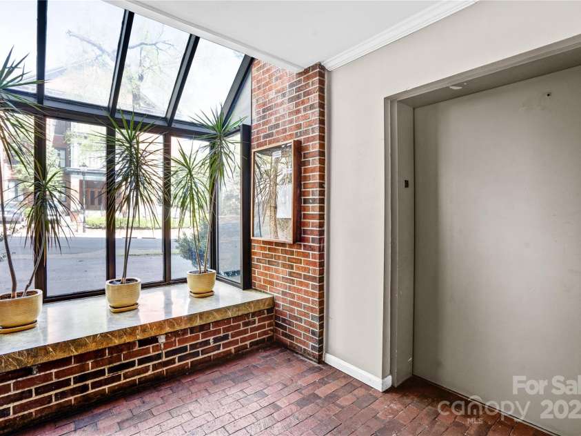 224 Poplar Street, Charlotte, NC 28202.  MLS# CAR4288787, YatesRealty ID 8036. 