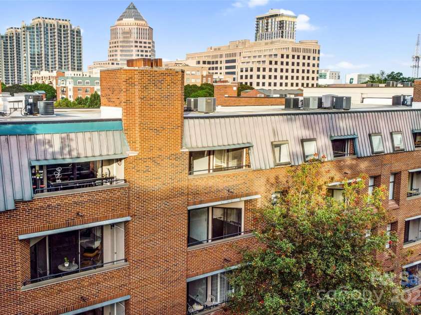 224 Poplar Street, Charlotte, NC 28202.  MLS# CAR4288787, YatesRealty ID 8036. 