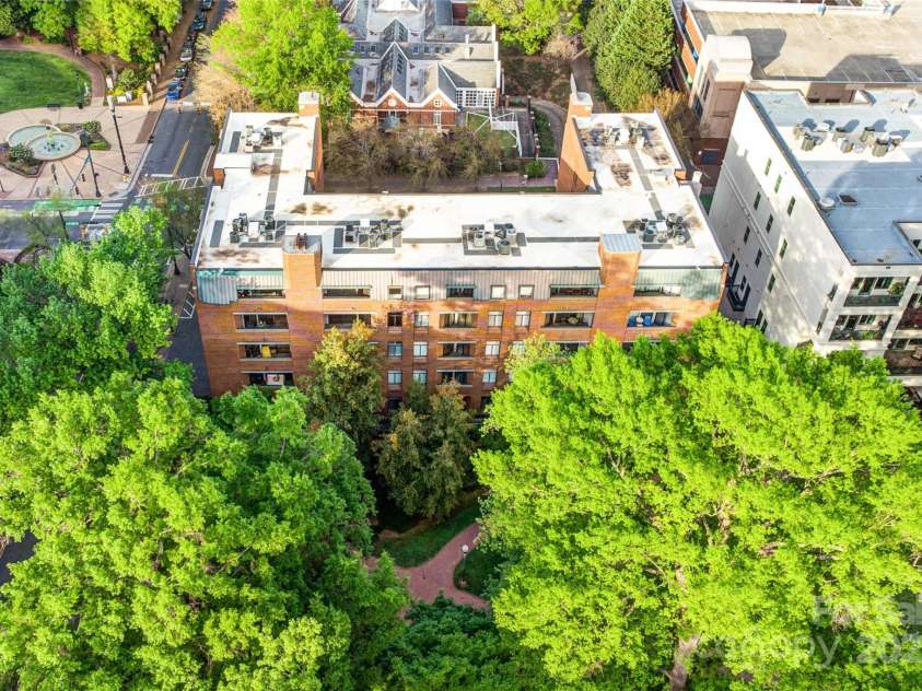 224 Poplar Street, Charlotte, NC 28202.  MLS# CAR4288787, YatesRealty ID 8036. 
