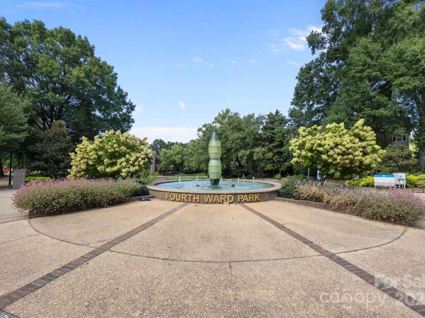 224 Poplar Street, Charlotte, NC 28202.  MLS# CAR4299191, YatesRealty ID 8036. 