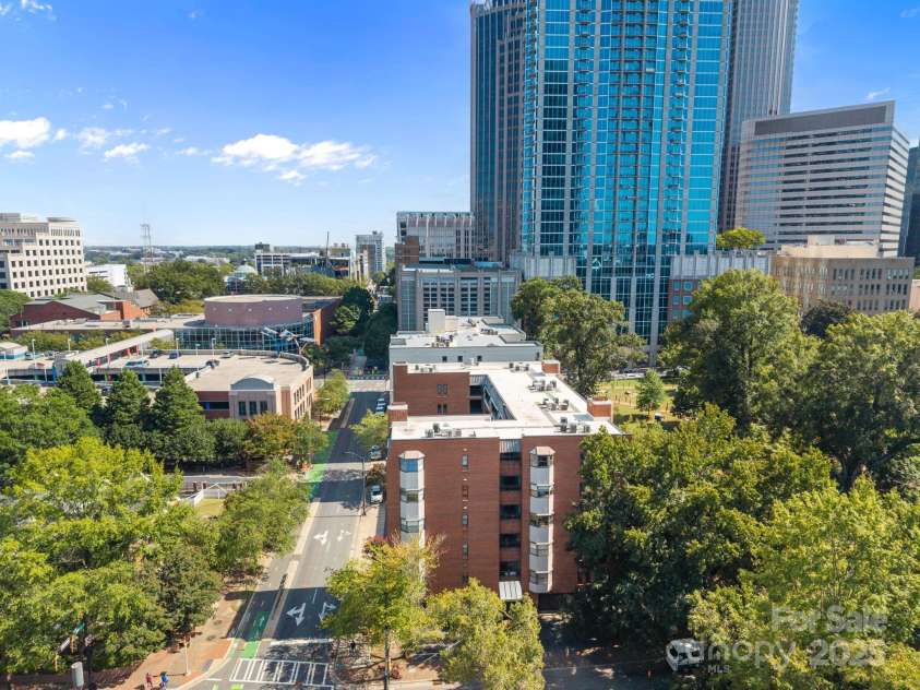 224 Poplar Street, Charlotte, NC 28202.  MLS# CAR4299191, YatesRealty ID 8036. 