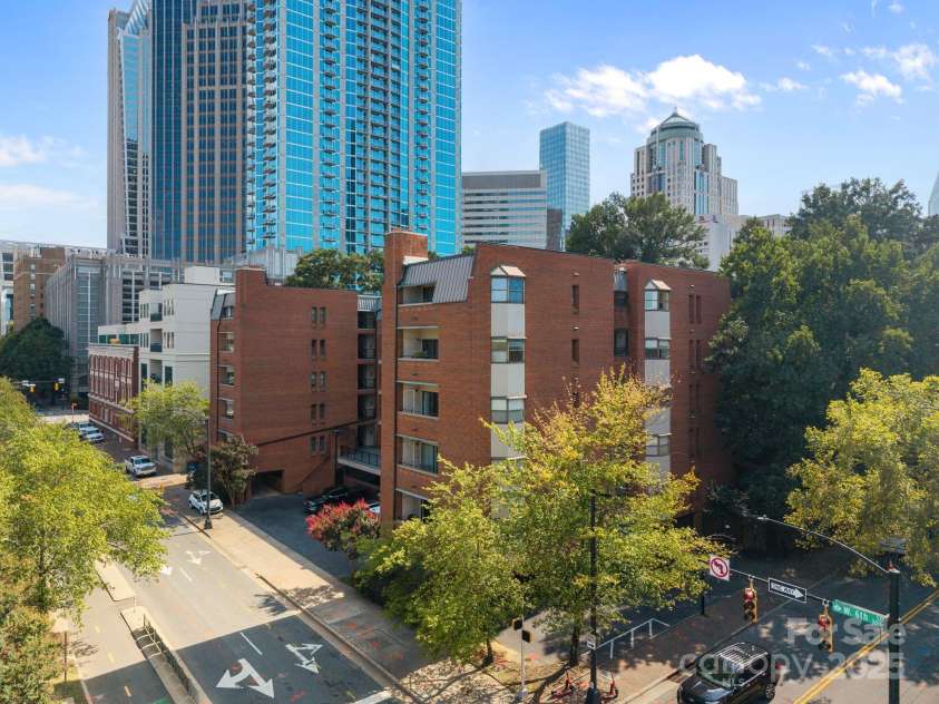 224 Poplar Street, Charlotte, NC 28202.  MLS# CAR4299191, YatesRealty ID 8036. 