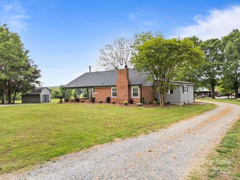 2787 Tyro Road, Lexington, NC 27295.  MLS# CAR4248691, YatesRealty ID 8037. 