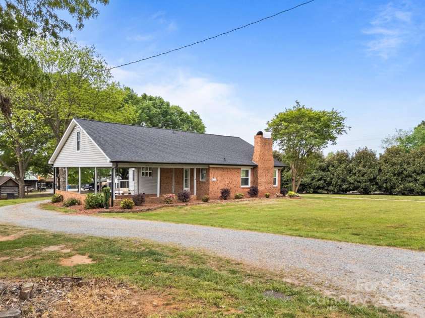 2787 Tyro Road, Lexington, NC 27295.  MLS# CAR4248691, YatesRealty ID 8037. 