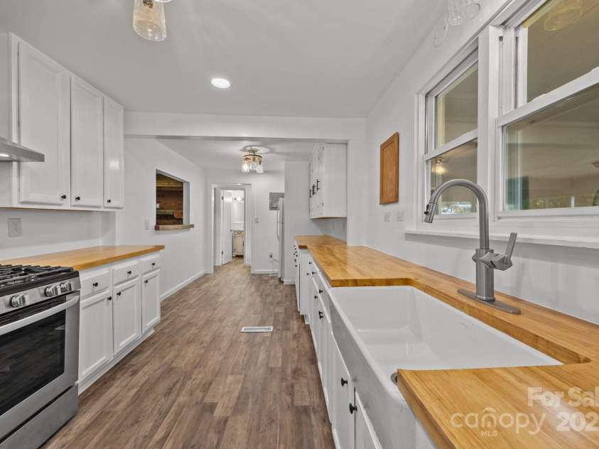 2787 Tyro Road, Lexington, NC 27295.  MLS# CAR4248691, YatesRealty ID 8037. 