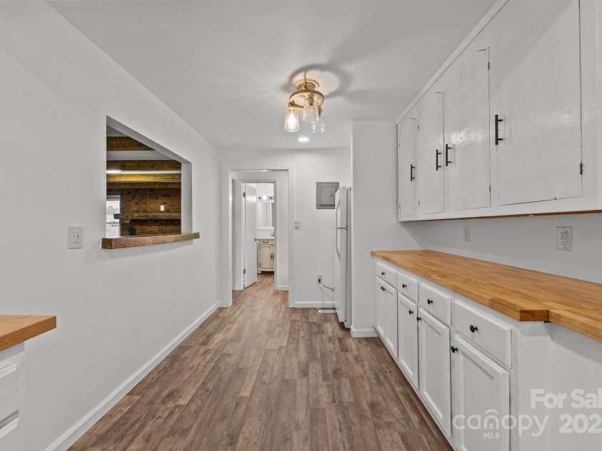 2787 Tyro Road, Lexington, NC 27295.  MLS# CAR4248691, YatesRealty ID 8037. 