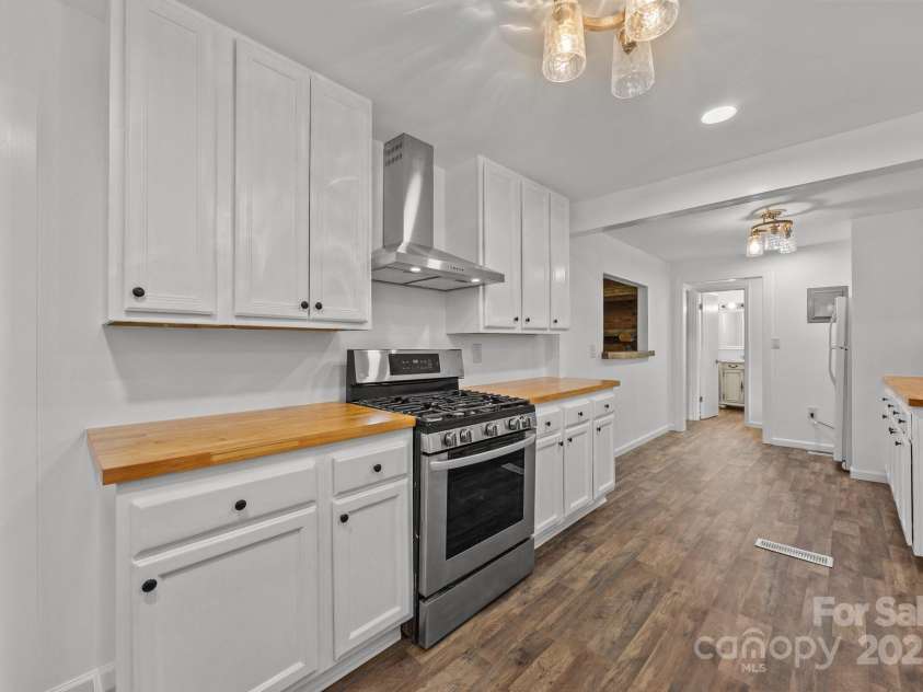 2787 Tyro Road, Lexington, NC 27295.  MLS# CAR4248691, YatesRealty ID 8037. 