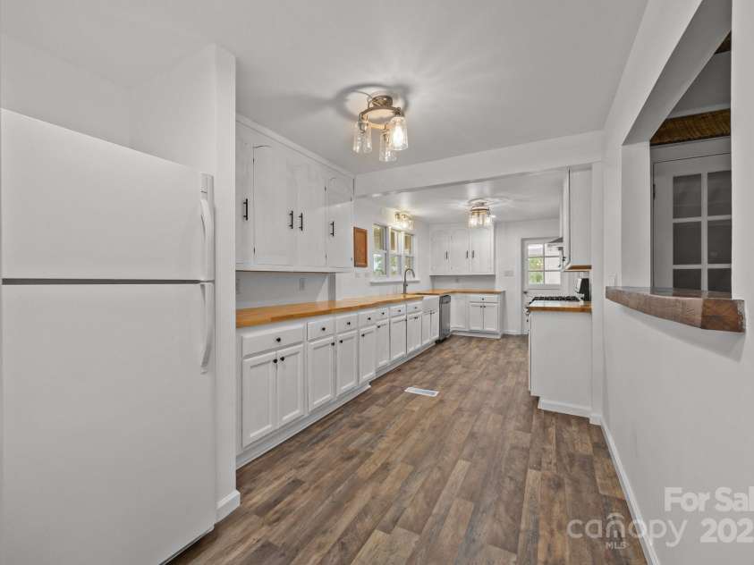 2787 Tyro Road, Lexington, NC 27295.  MLS# CAR4248691, YatesRealty ID 8037. 