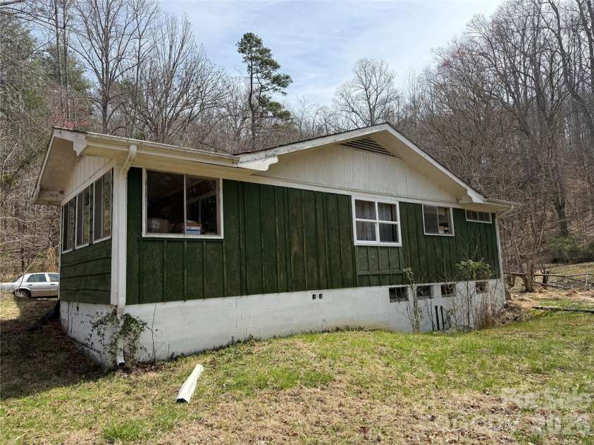 57 Fork Road, Barnardsville, NC 28709.  MLS# CAR4334387, YatesRealty ID 8038. Calling all DIY dreamers!