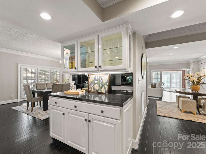 2445 Selwyn Avenue, Charlotte, NC 28209.  MLS# CAR4234376, YatesRealty ID 8039. Bar area