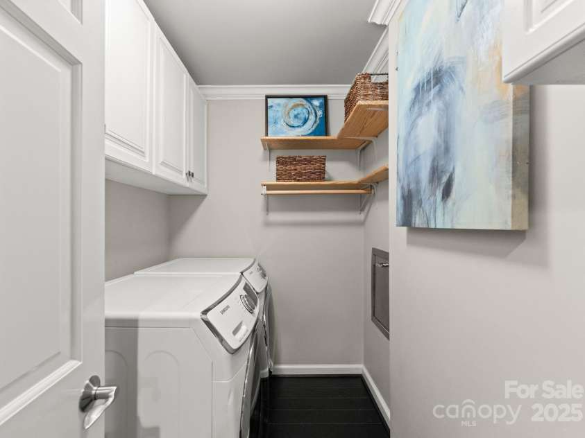 2445 Selwyn Avenue, Charlotte, NC 28209.  MLS# CAR4234376, YatesRealty ID 8039. Laundry room and trash chute