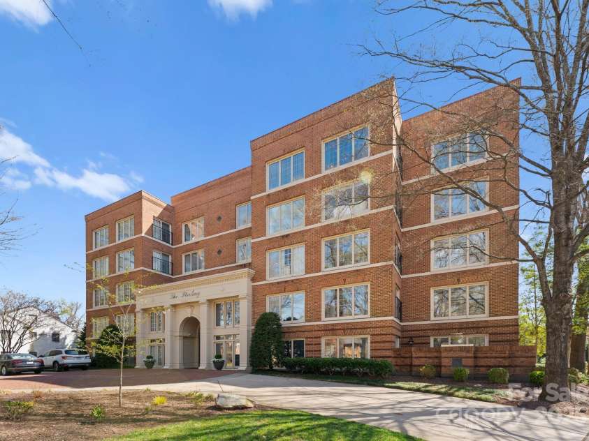 2445 Selwyn Avenue, Charlotte, NC 28209.  MLS# CAR4234376, YatesRealty ID 8039. Located in the heart of Myers Park