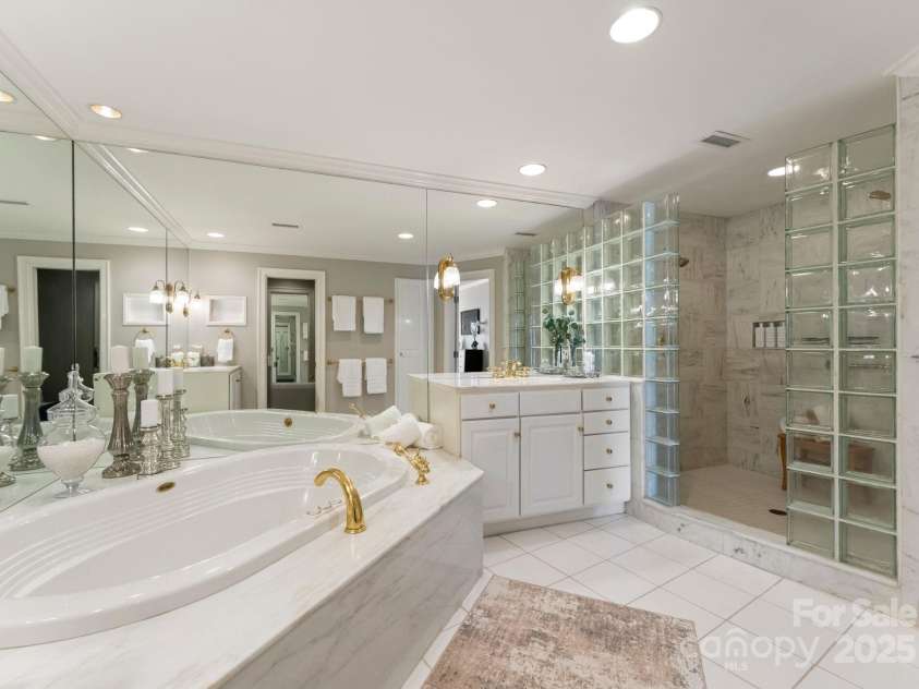 2445 Selwyn Avenue, Charlotte, NC 28209.  MLS# CAR4234376, YatesRealty ID 8039. Primary bathroom