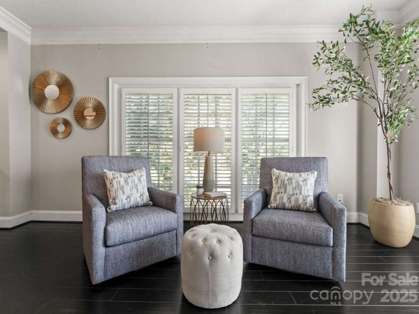 2445 Selwyn Avenue, Charlotte, NC 28209.  MLS# CAR4234376, YatesRealty ID 8039. Sitting area off the great room