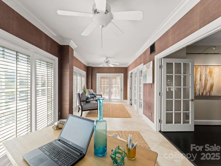 2445 Selwyn Avenue, Charlotte, NC 28209.  MLS# CAR4234376, YatesRealty ID 8039. Tons of light
