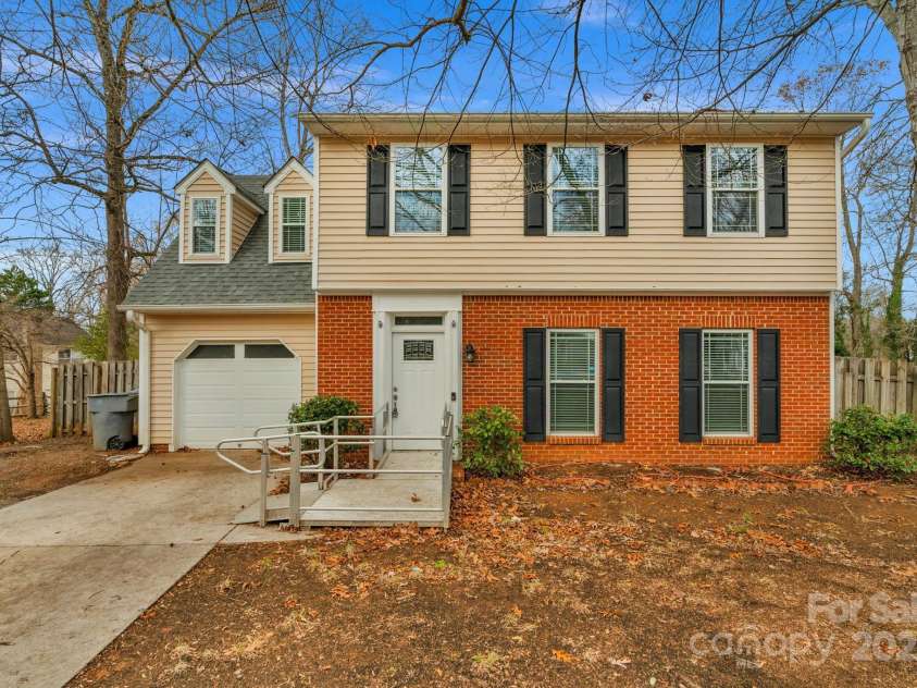 6109 Tartan Green Court, Charlotte, NC 28227.  MLS# CAR4332200, YatesRealty ID 804. 