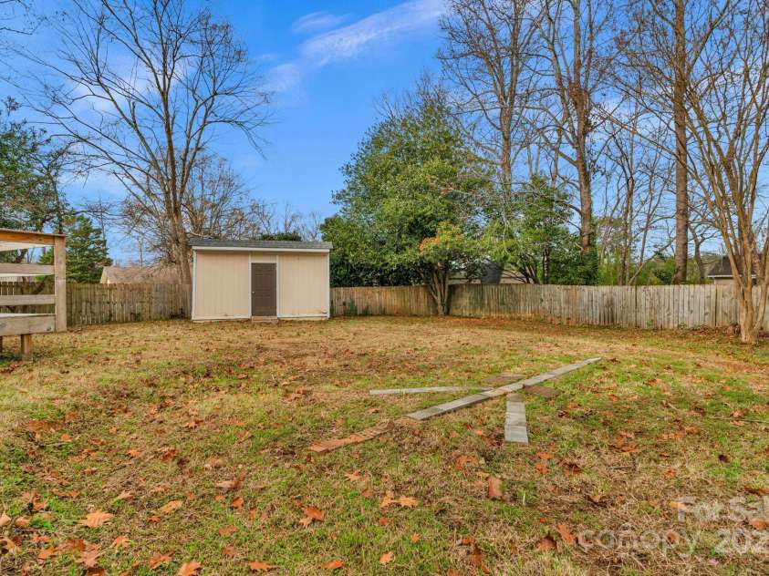 6109 Tartan Green Court, Charlotte, NC 28227.  MLS# CAR4332200, YatesRealty ID 804. 