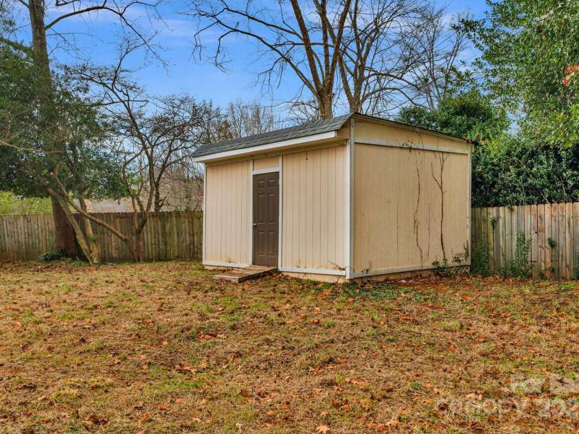 6109 Tartan Green Court, Charlotte, NC 28227.  MLS# CAR4332200, YatesRealty ID 804. 