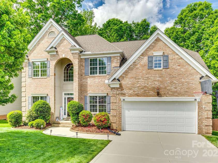 14818 Hawick Manor Lane, Pineville, NC 28134.  MLS# CAR4245191, YatesRealty ID 8040. 