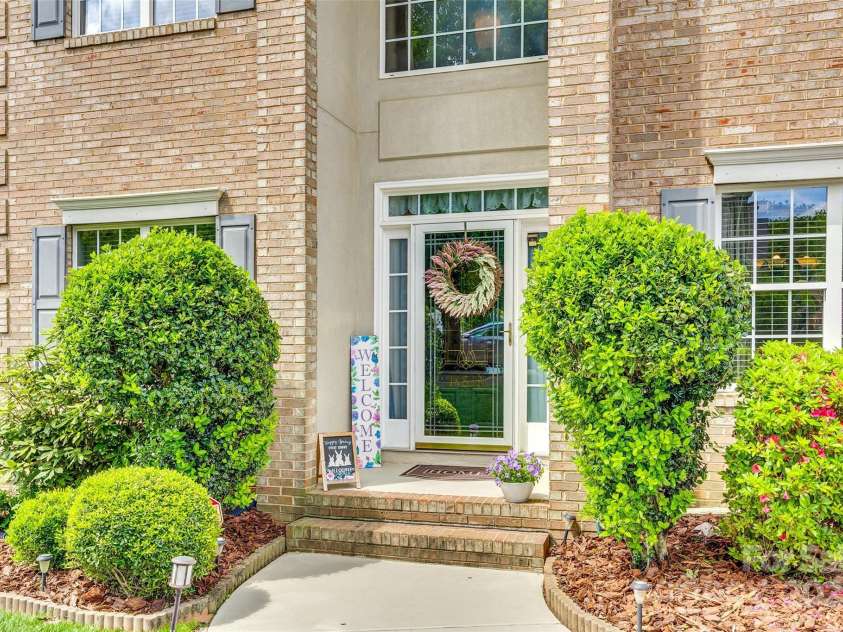 14818 Hawick Manor Lane, Pineville, NC 28134.  MLS# CAR4245191, YatesRealty ID 8040. 