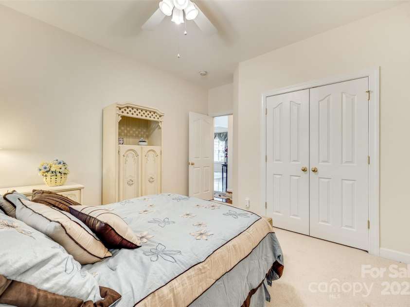 14818 Hawick Manor Lane, Pineville, NC 28134.  MLS# CAR4245191, YatesRealty ID 8040. 