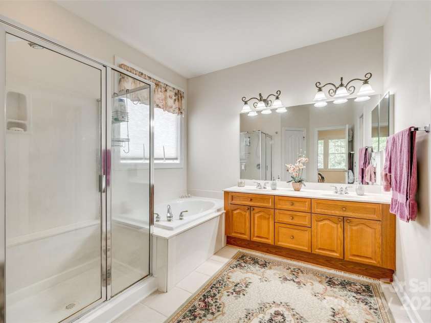 14818 Hawick Manor Lane, Pineville, NC 28134.  MLS# CAR4245191, YatesRealty ID 8040. 