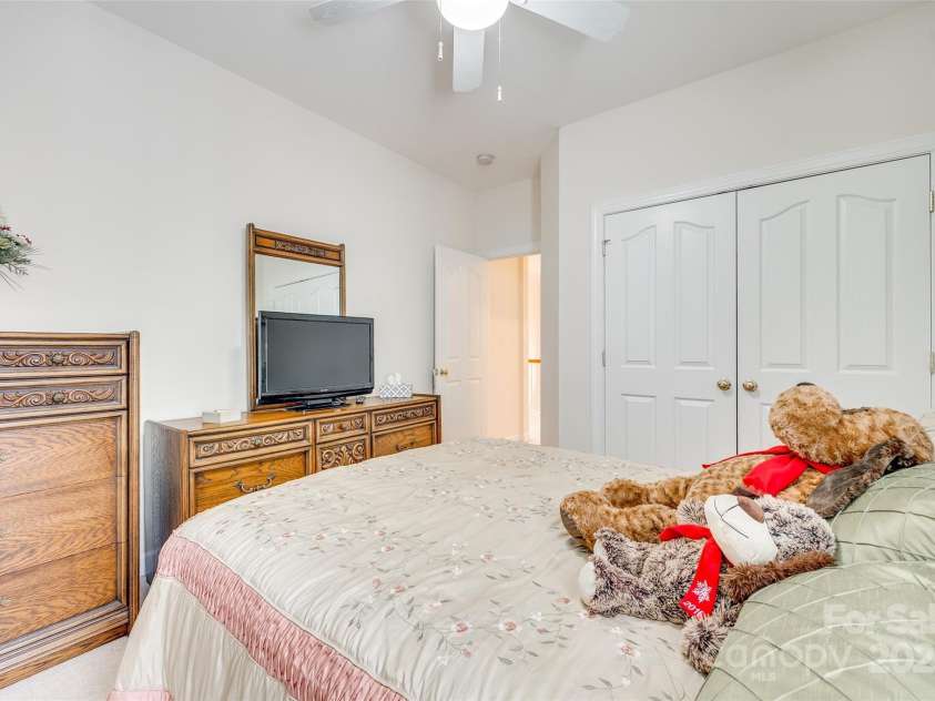 14818 Hawick Manor Lane, Pineville, NC 28134.  MLS# CAR4245191, YatesRealty ID 8040. 