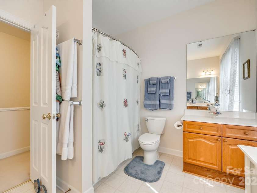 14818 Hawick Manor Lane, Pineville, NC 28134.  MLS# CAR4245191, YatesRealty ID 8040. 