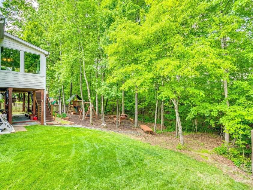 14818 Hawick Manor Lane, Pineville, NC 28134.  MLS# CAR4245191, YatesRealty ID 8040. 