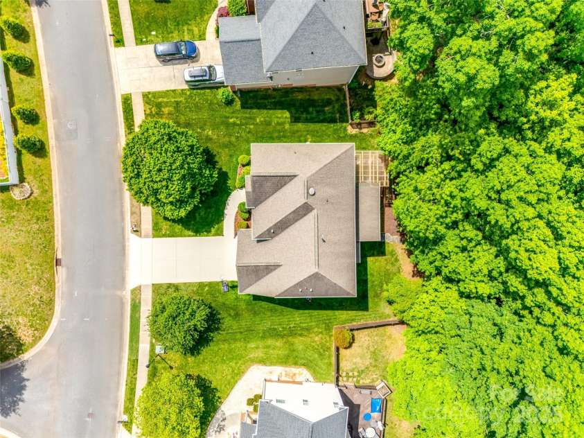 14818 Hawick Manor Lane, Pineville, NC 28134.  MLS# CAR4245191, YatesRealty ID 8040. 