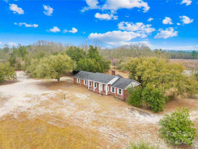 1658 Kershaw Highway, Camden, SC 29020.  MLS# CAR4234703, YatesRealty ID 8041. 