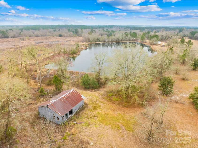 1658 Kershaw Highway, Camden, SC 29020.  MLS# CAR4234703, YatesRealty ID 8041. 