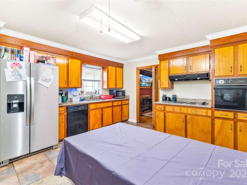 1658 Kershaw Highway, Camden, SC 29020.  MLS# CAR4234703, YatesRealty ID 8041. 
