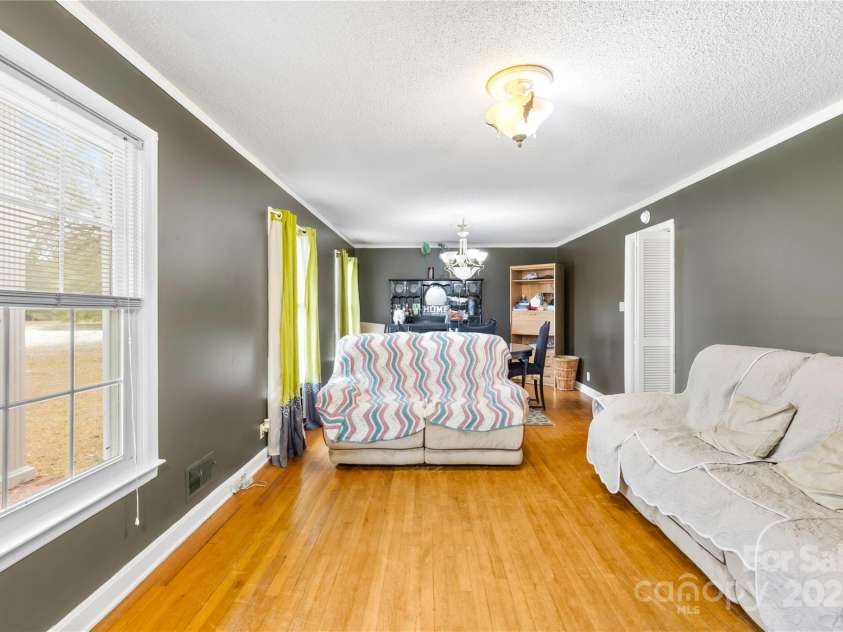 1658 Kershaw Highway, Camden, SC 29020.  MLS# CAR4234703, YatesRealty ID 8041. 