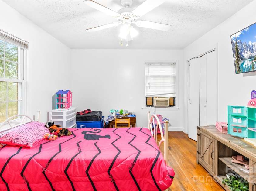 1658 Kershaw Highway, Camden, SC 29020.  MLS# CAR4234703, YatesRealty ID 8041. 