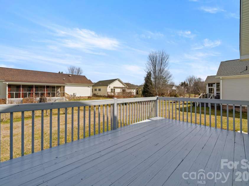 403 Sassafras Drive, Hendersonville, NC 28739.  MLS# CAR4350912, YatesRealty ID 8042. 