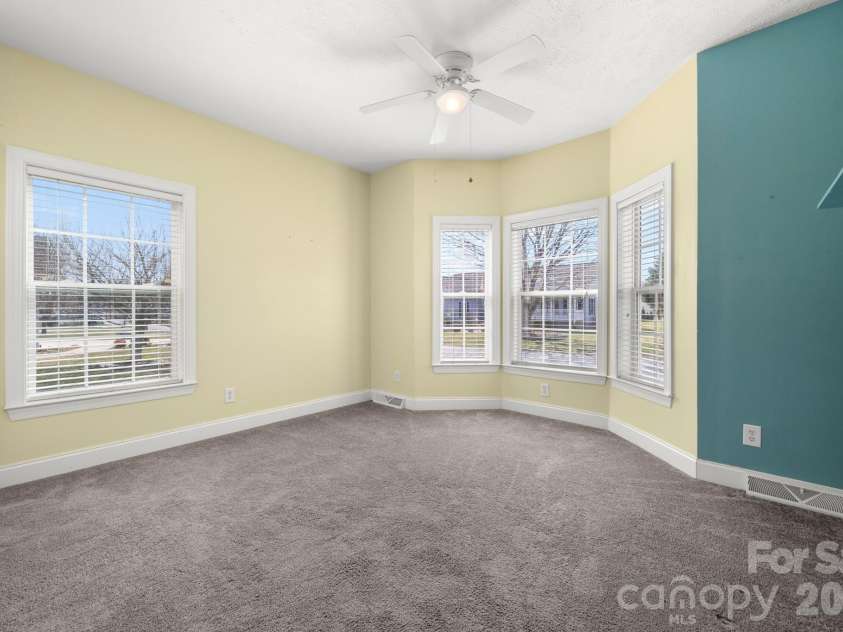 403 Sassafras Drive, Hendersonville, NC 28739.  MLS# CAR4350912, YatesRealty ID 8042. 