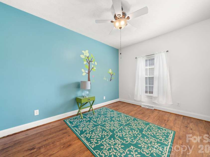 403 Sassafras Drive, Hendersonville, NC 28739.  MLS# CAR4350912, YatesRealty ID 8042. 