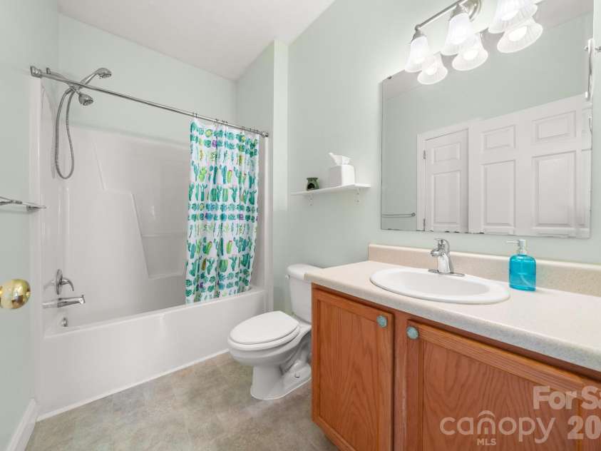 403 Sassafras Drive, Hendersonville, NC 28739.  MLS# CAR4350912, YatesRealty ID 8042. 