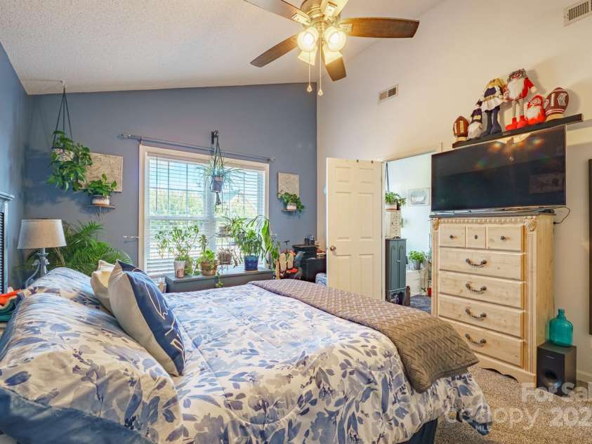 94 Elm Street, Morganton, NC 28655.  MLS# CAR4199678, YatesRealty ID 8042. 