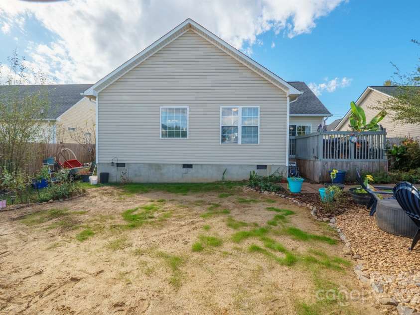 94 Elm Street, Morganton, NC 28655.  MLS# CAR4199678, YatesRealty ID 8042. 