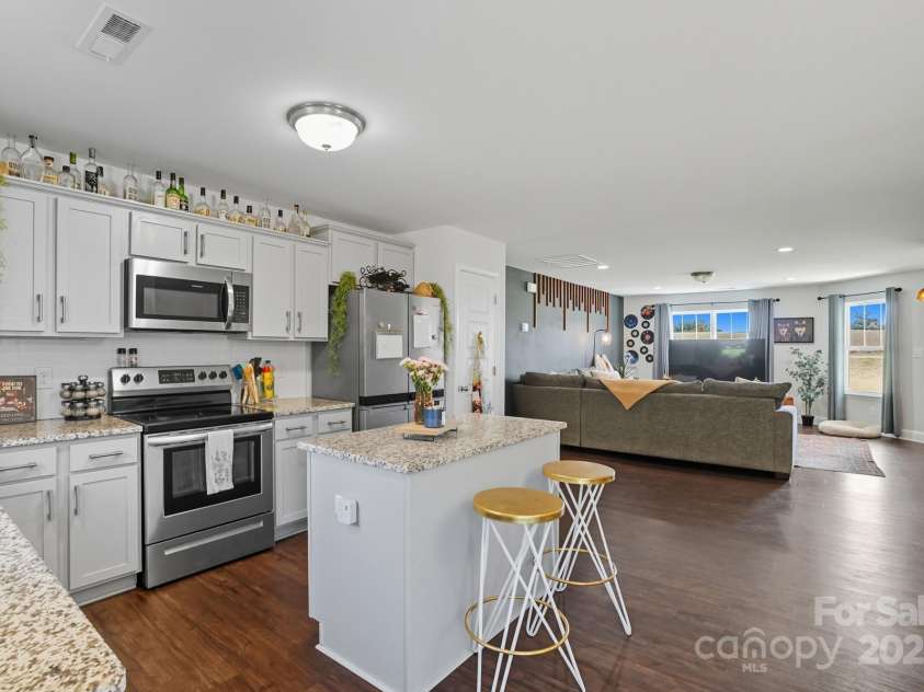 345 Knox Farm Road, Statesville, NC 28677.  MLS# CAR4304653, YatesRealty ID 8043. 