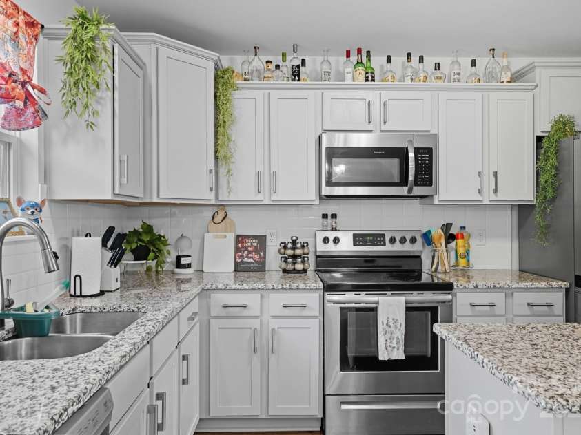 345 Knox Farm Road, Statesville, NC 28677.  MLS# CAR4304653, YatesRealty ID 8043. 