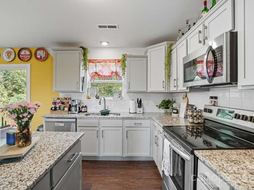 345 Knox Farm Road, Statesville, NC 28677.  MLS# CAR4304653, YatesRealty ID 8043. 